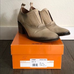 Miz Mooz 39 Jonnie Laceless Oxford Pump Slide On